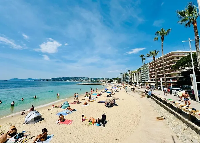 Appartement Le Mediterranee - 4 Pers - 200 M Des Plages Antibes