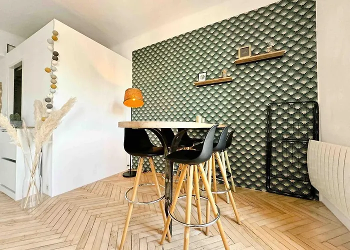 Apartment Le Mediterranee - 4 Pers - 200 M Des Plages Antibes